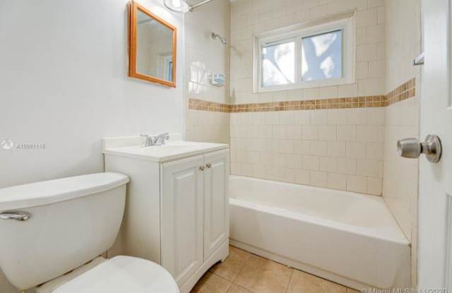 1522 SW 22 Ter. Gallery 3