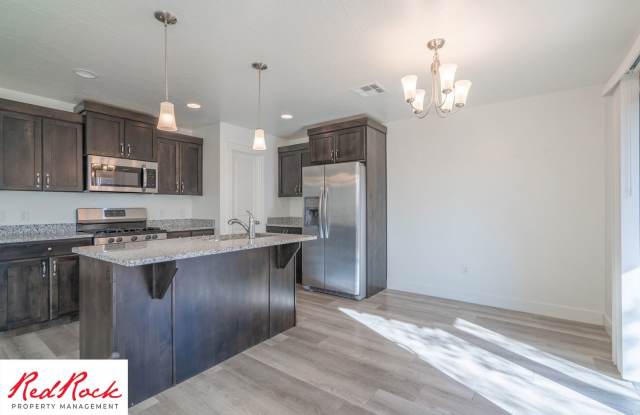 4 Bed/2.5 Bath Townhome in Desert Bluff! photos photos