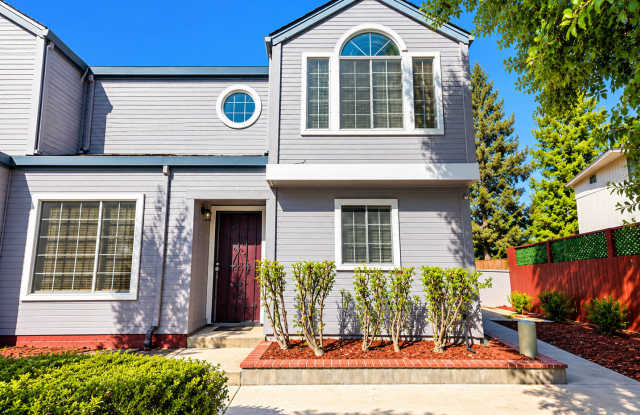 TOWNHOME FOR RENT IN CARMICHAEL, CA Gallery 1