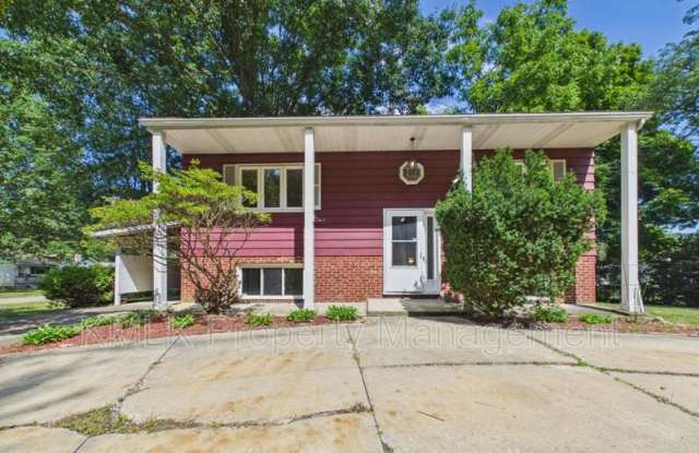 1323 Hilton Dr Gallery 3