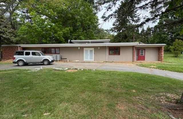 2406 Browns Mill Road photos photos