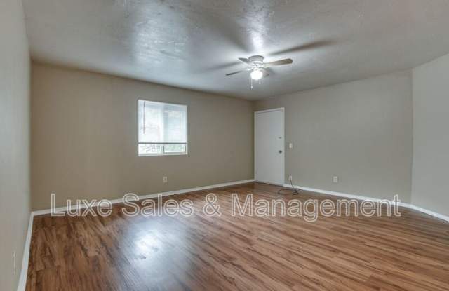 6026 NW Expressway Gallery 4