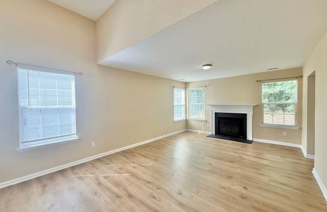 **OFFERING REFUNDABLE APPLICATION FEES & $150 MOVE IN PROMOTION** Spacious 3BD, 2.5BA Raleigh Home Near White Oak Crossing and Downtown Raleigh Gallery 4