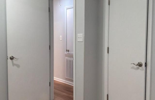Beautiful 3 Bedroom is NOW AVAILABLE!!! Gallery 4