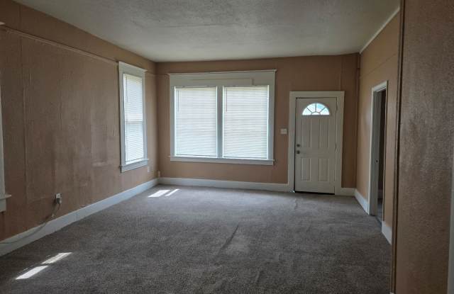 1512 Chandler Gallery 3