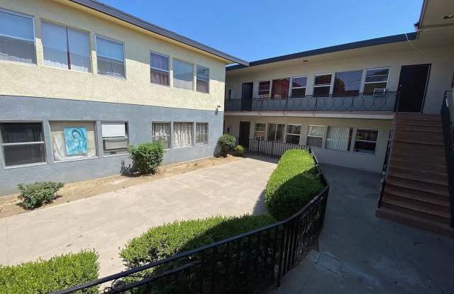 4TH - 1817 W 4th St. photos photos