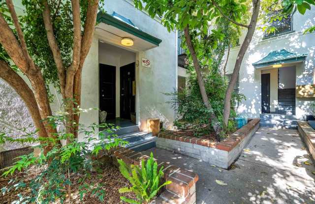 Huge studio in WeHo Gallery 2