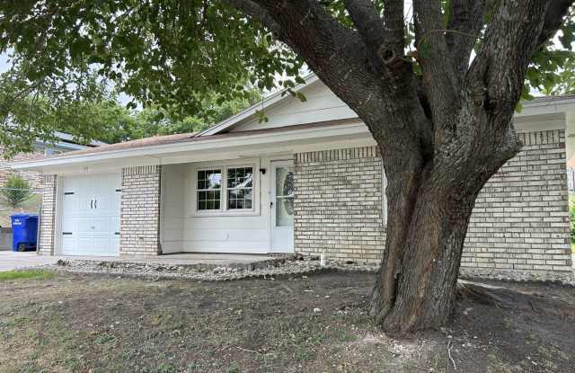 Charming 3-bedroom, 1.5-bath home at 919 Marilyn Drive Gallery 3