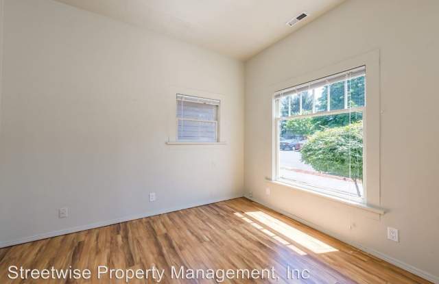 16255 SW Railroad St Gallery 2
