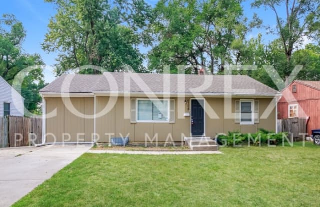 6308 East 149th Street - 6308 East 149th Street, Grandview, MO 64030