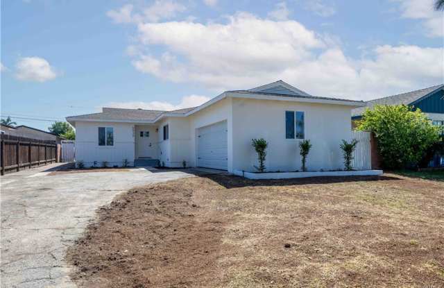 5030 N Lyman Ave photos photos