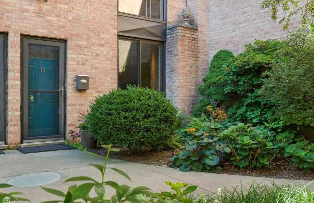 3012 N Waterloo Court Gallery 2