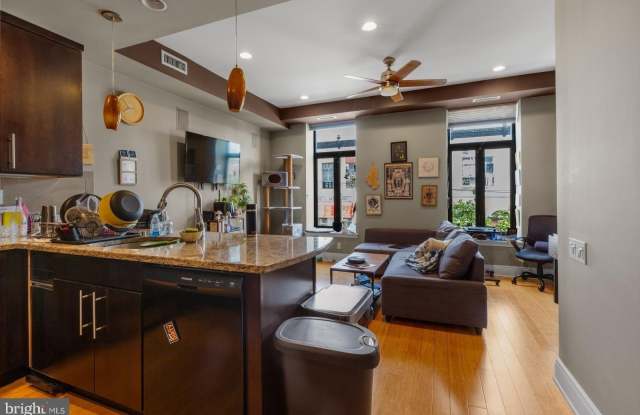 530 W GIRARD AVENUE photos photos