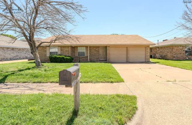 1118 CRESCENT LANE photos photos