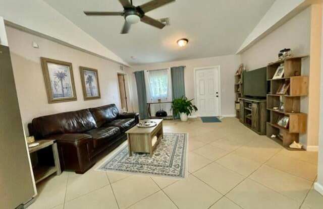 5216 NE 20TH Avenue, Pompano Beach, FL 33064 - 5641 Gallery 3