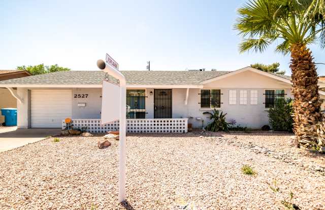 2527 W LARKSPUR Drive Gallery 3