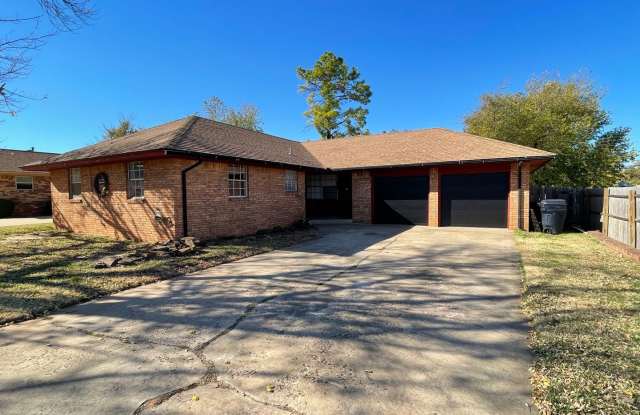 Lovely Brick Home in NW OKC near Lake Hefner photos photos