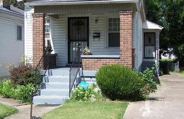 1050 S 43rd St photos photos