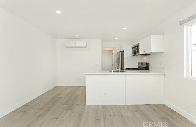 6745 Laurel Canyon photos photos