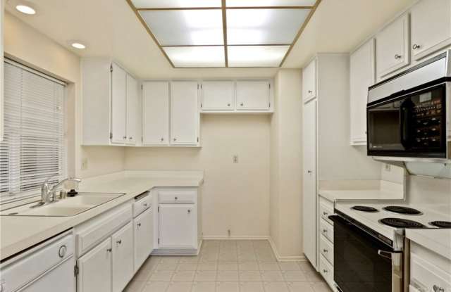13410 La Jolla Circle Gallery 3