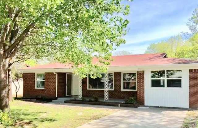 5517 Santa Barbara Avenue - 5517 Santa Barbara Avenue, Fort Worth, TX 76114