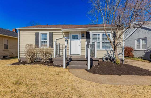 2216 E Walnut Street photos photos