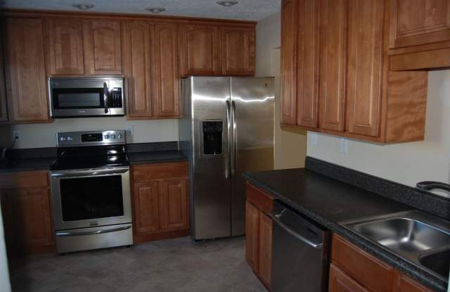 3 Bedroom 1 full and 2 half bath Townhouse photos photos