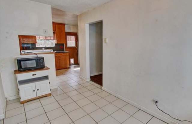 15357 Manzana Avenue Gallery 4