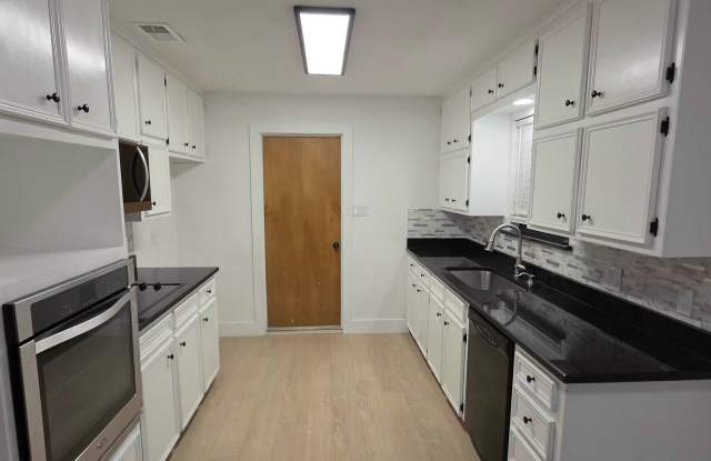 715 North Avenue East Gallery 4