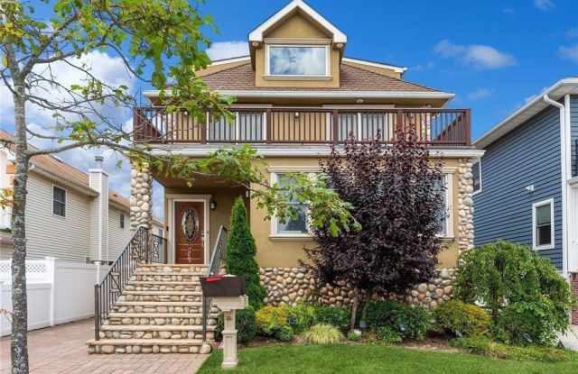 225 E Walnut Street photos photos