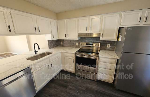 9445 Lexington Cir photos photos