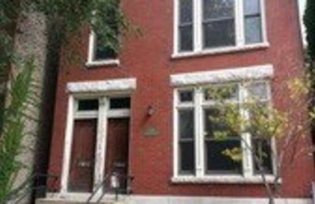 1529 N CLAREMONT Avenue photos photos