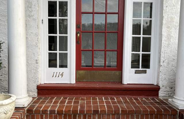 1114 East Lincoln Highway photos photos