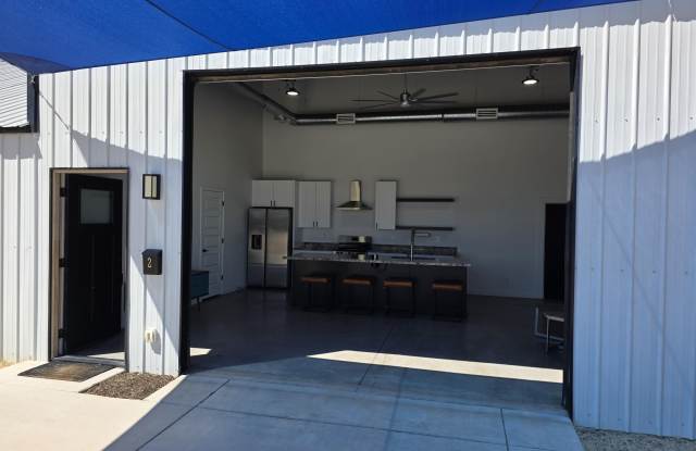 2061 W DANIEL Road Gallery 2