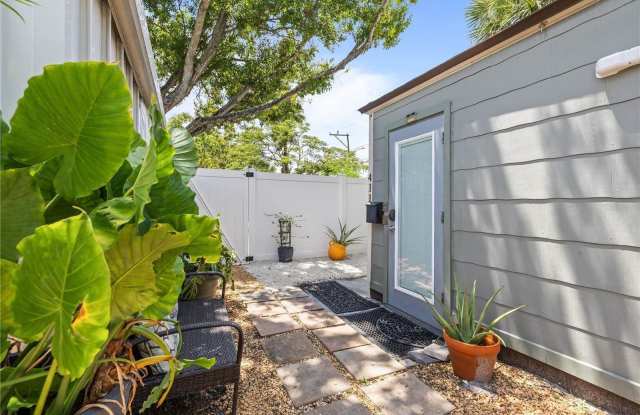 2859 Dartmouth Ave N photos photos