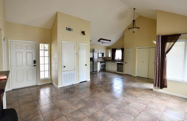 1725 Eaglewood Gallery 3