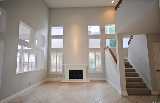 6 Bahia - 6 Bahia, Irvine, CA 92614