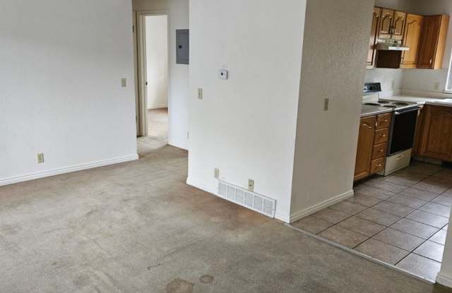 North Orem 2 bedroom/1 bath apartment - 833 West 800 North, Orem, UT 84057 North Orem 2 bedroom/1 bath apartment - 833 West 800 North, Orem, UT 84057