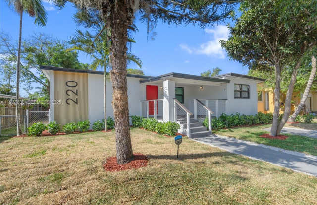 220 NW 134th St photos photos