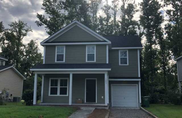 3 Bed 2 Bath Single Family Home - Students Welcome! photos photos