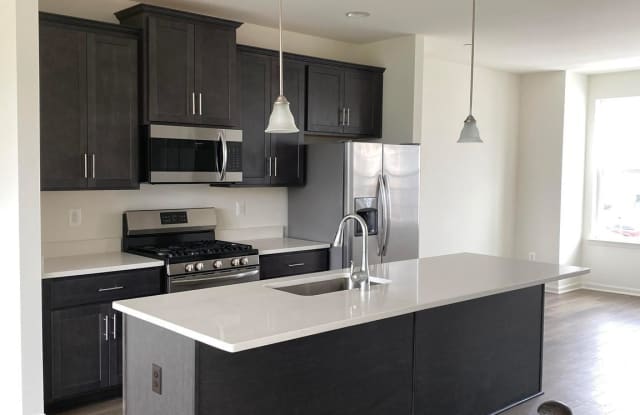 112 IRONWOOD COURT Gallery 3