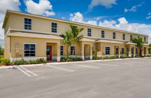 460 NE 4th St - 460 Northeast 4th Street, Florida City, FL 33034