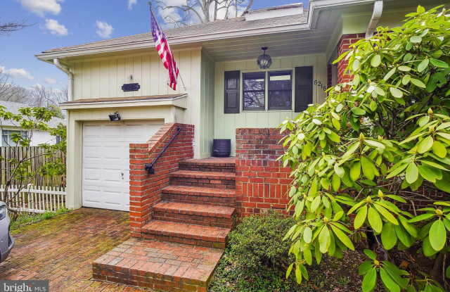 5215 BROOKEWAY DRIVE Gallery 3