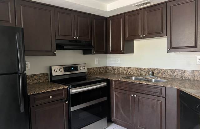$ GREAT PRICED 2/2 IN CORAL SPRINGS $ Low Move In Costs - Call Today! Gallery 2