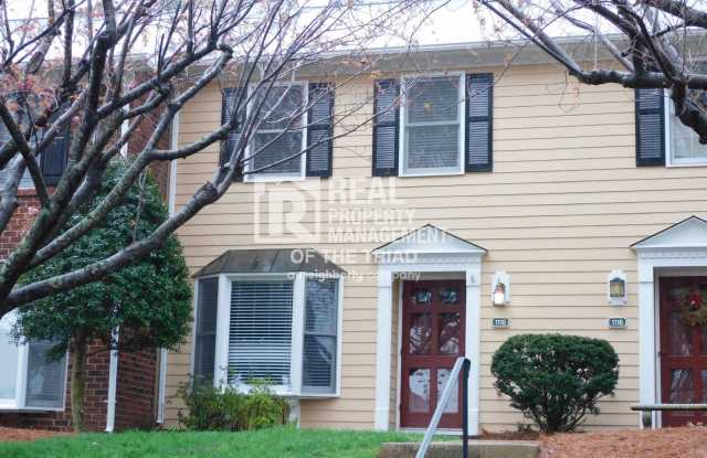 Wonderful Oak Ridge Meadows townhome in Greensboro - 1118 Yellowbell Place, Greensboro, NC 27410