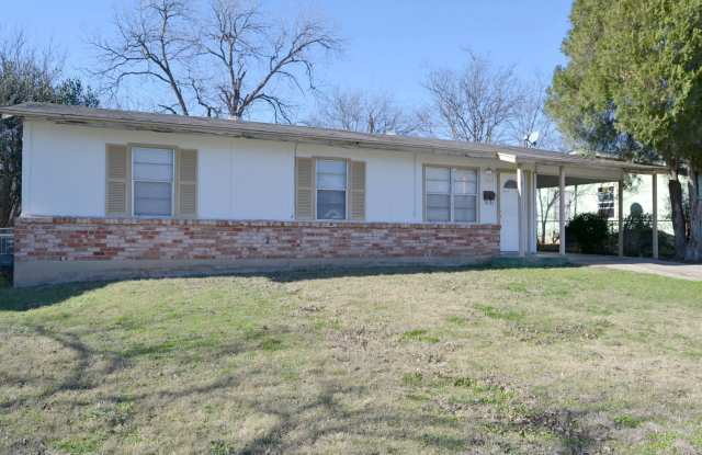 *Lease Pending* Comfortable three bedroom home! photos photos *Lease Pending* Comfortable three bedroom home! photos photos