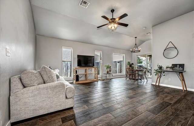 10300 Glover River Drive Gallery 2