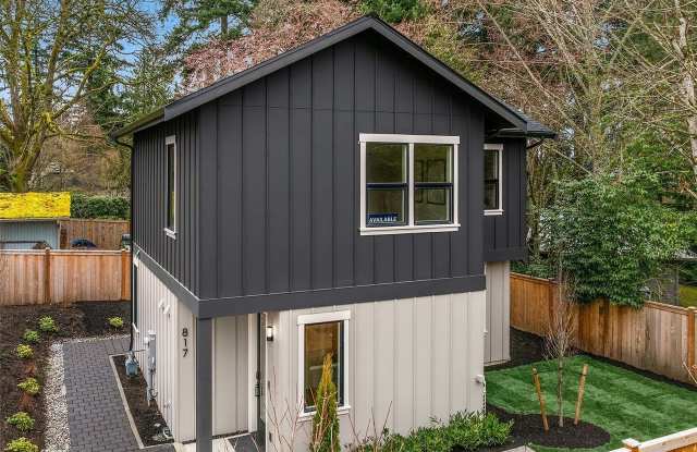 817 18th Avenue West Gallery 1