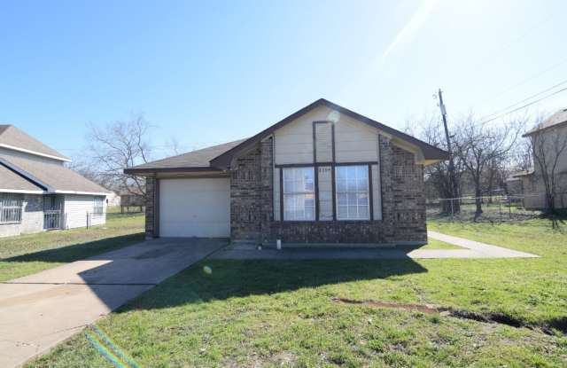 2304 Bluejay Dr - 2304 Bluejay Drive, Killeen, TX 76549