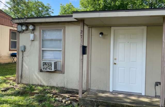 Available Now 1 BR, 1 BA Duplex $700/mo photos photos